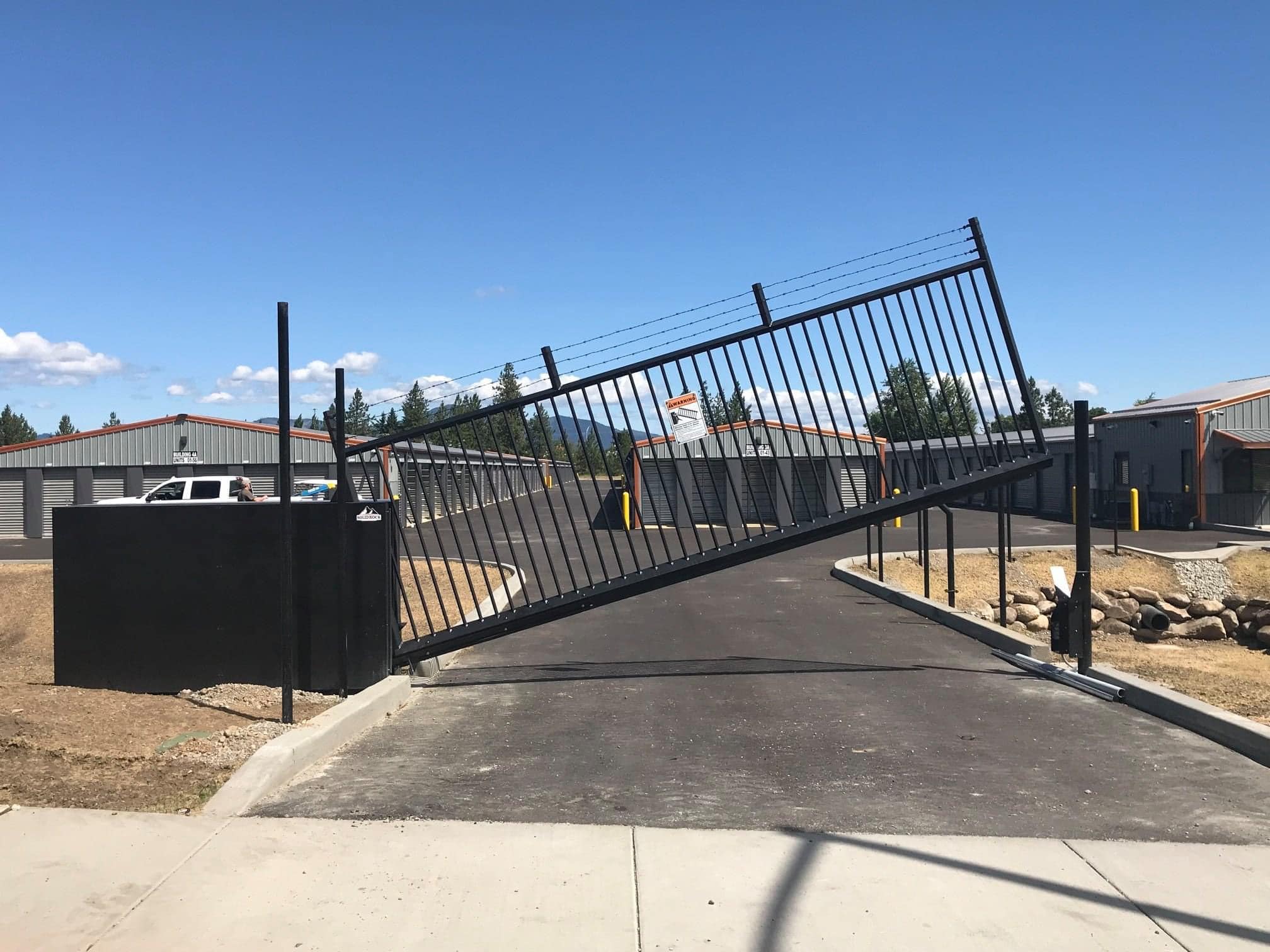Commercial Vertical Pivot Gates | Solid Rock Automation